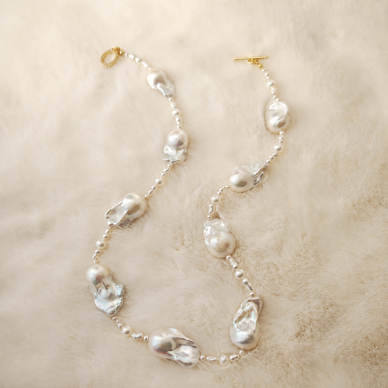 Starlight Aura Baroque Pearl Layered Necklace – Elegant Gold Toggle Statement Chain
