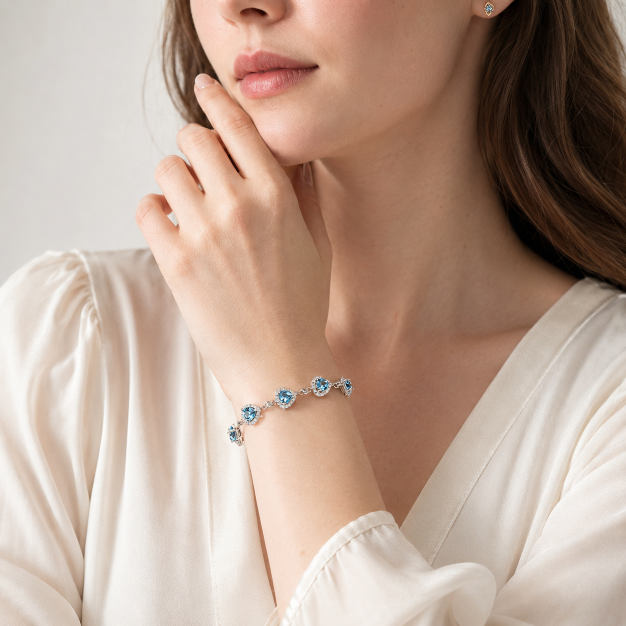 Heart-Shaped Blue Stone Bracelet — S925 Sterling Silver Platinum-Plated Charm Bracelet | Romantic Love Jewelry for Women
