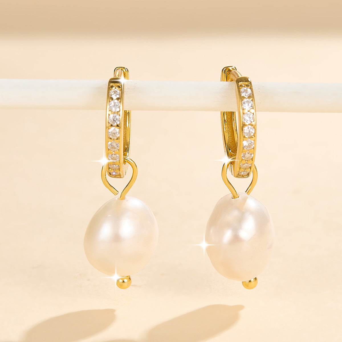 Starlight Aura Elegant Pearl Drop Earrings