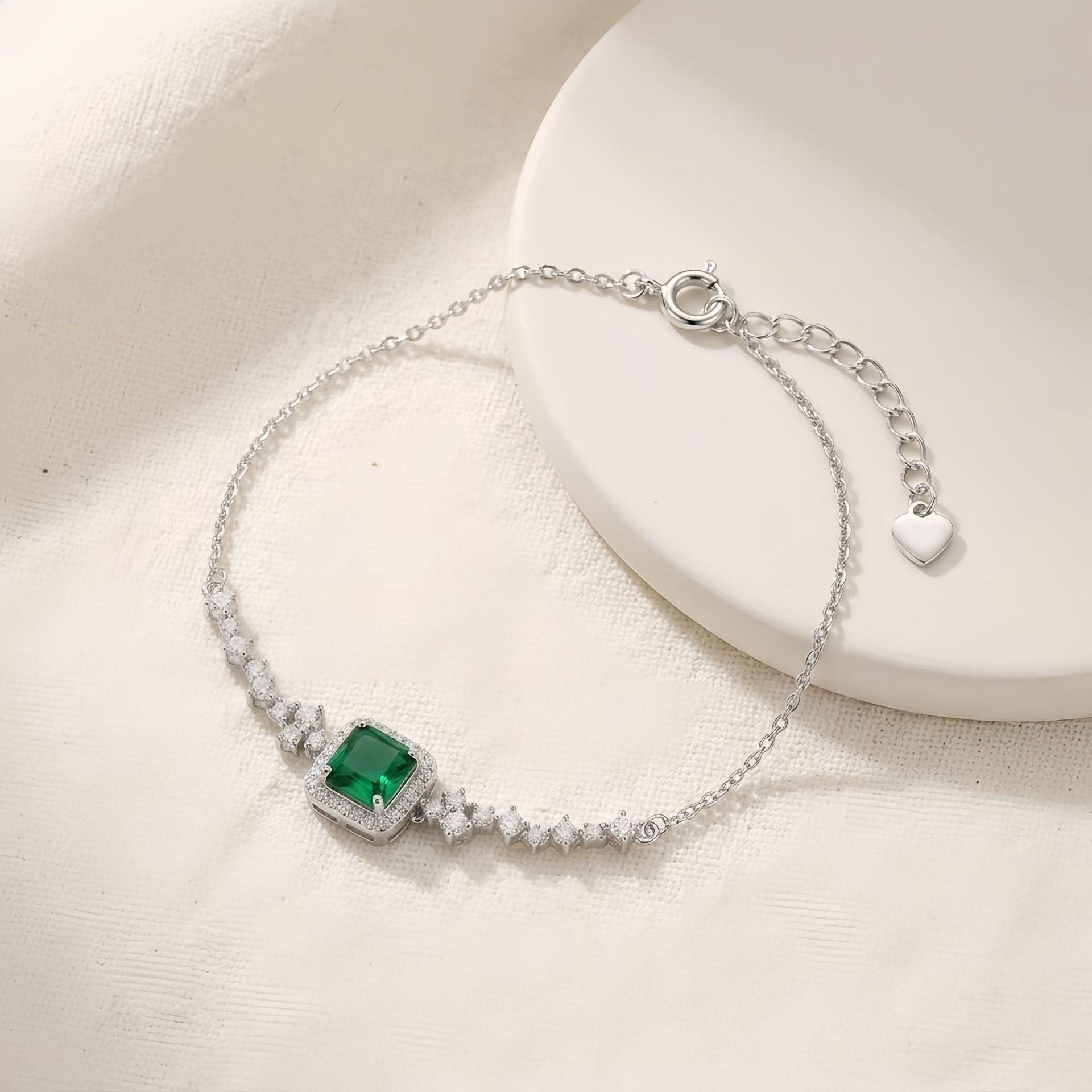 2026 New S925 Silver Bracelet, Emerald Green Gemstone Accessory, Light Luxury High-End Diamond Jewelry Factory Wholesale