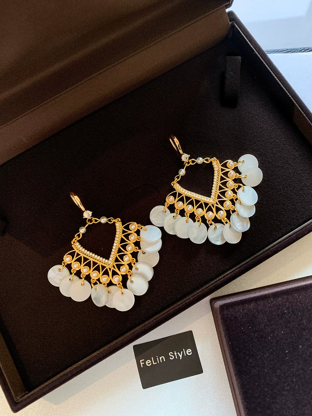 Seaside vacation bohemian-style shell pearl tassel earrings for women, exaggerated large earrings, light luxury high-end studs