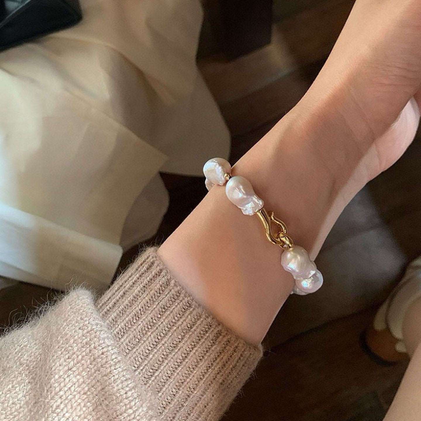 Natural irregular baroque pearl bracelets for women, large pieces classic design with a light luxury high-end feel niche jewelry