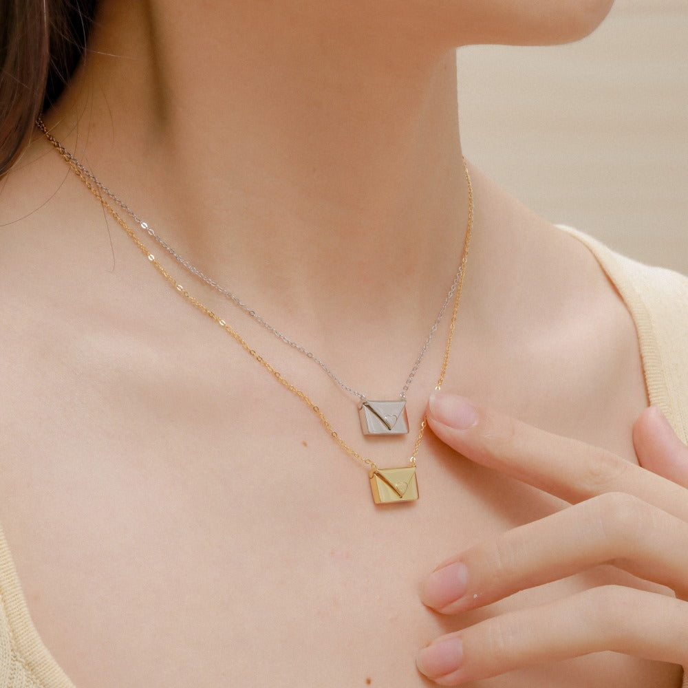 925 Sterling Silver Mother's Day Light Luxury Heart Necklace for Women: 'mom' Word Mother-Son Envelope Heart Necklace, 18K European & American