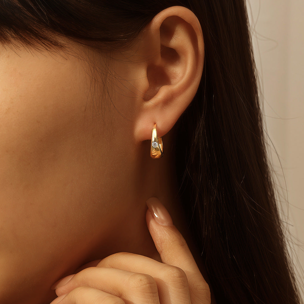 Cross-border 925 silver moissanite earrings European and American light luxury style women's high-end fashion personality free earring wholesale