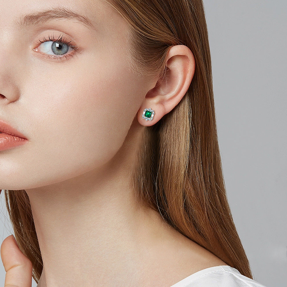 European and American fashion emerald floral sterling silver earrings for women with a light luxury 925 silver emerald stud earring, a high-end silver jewelry