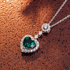 Valentine's Day gift for girlfriend: heart-shaped cultivated emerald pendant necklace, silver-plated 18k gold collarbone chain