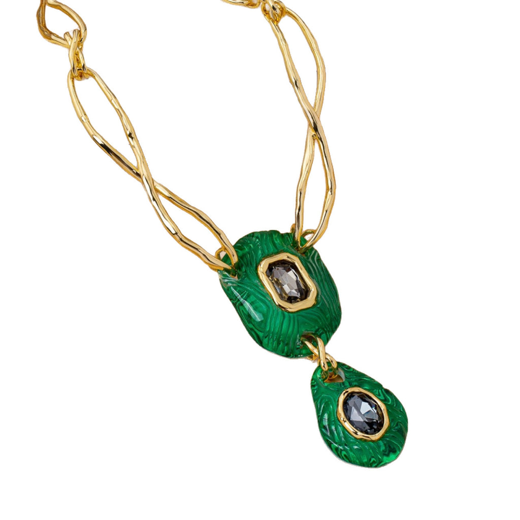 A niche minimalist European and American emerald-set necklace with diamond inlay by the genius designer Alexis Bittar