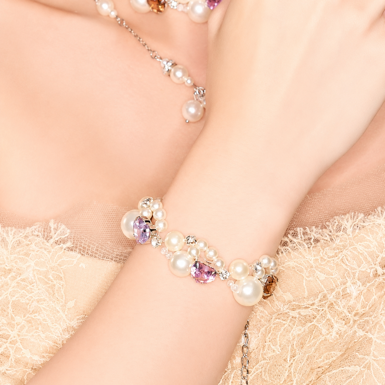 Dreamy Bubble Pearl Heart Crystal Bracelet