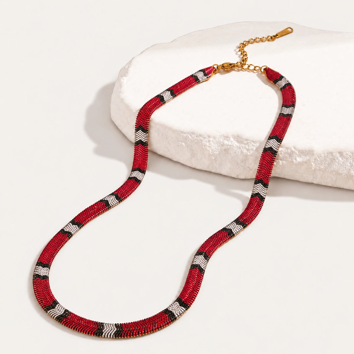 Snake Charm Collar Necklace – Unisex Statement Snake Pattern Jewelry